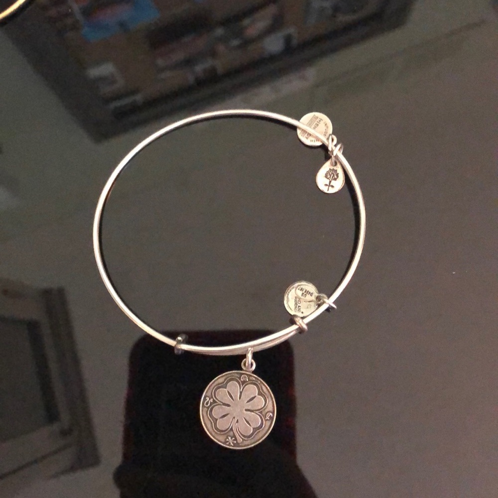 four leaf clover alex and ani